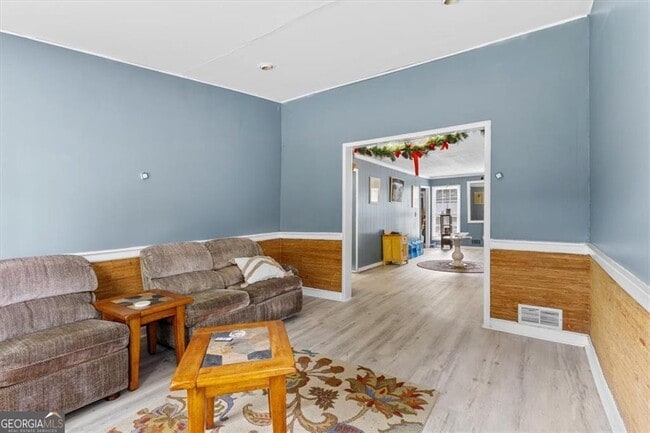 Building Photo - 661 Bantry Ln