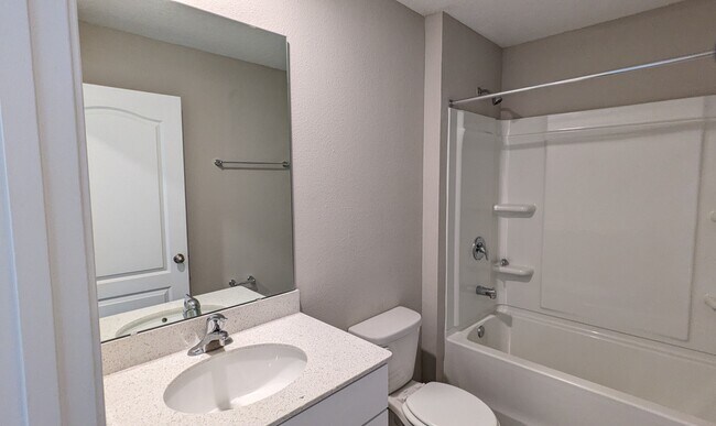 Building Photo - 126 Zancara St