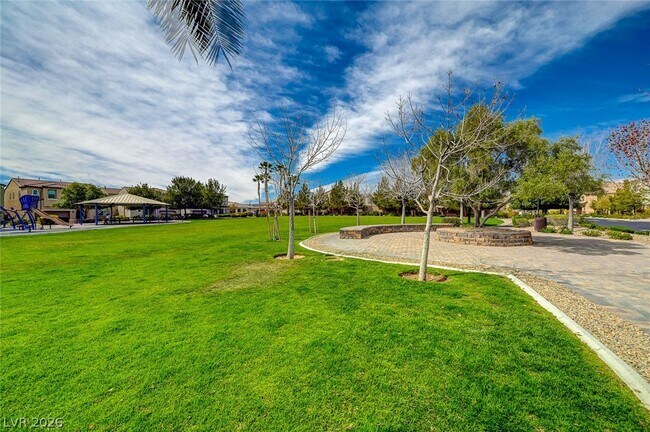 Building Photo - 121 Standing Stone St