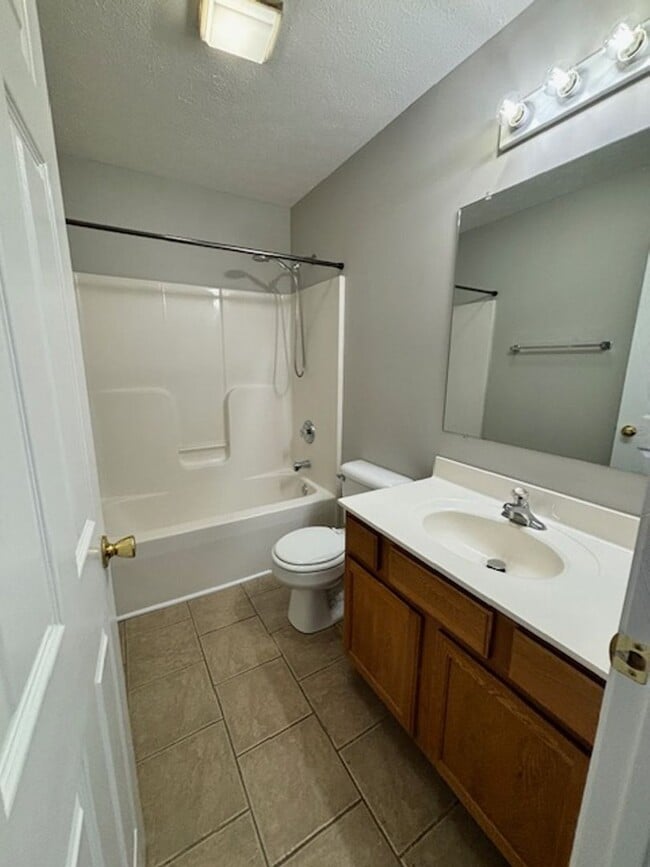 Building Photo - 145 Croghan Way