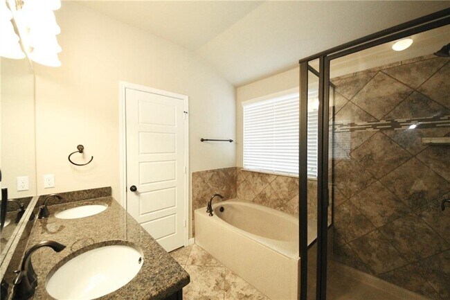 Building Photo - 10905 Minter Ct