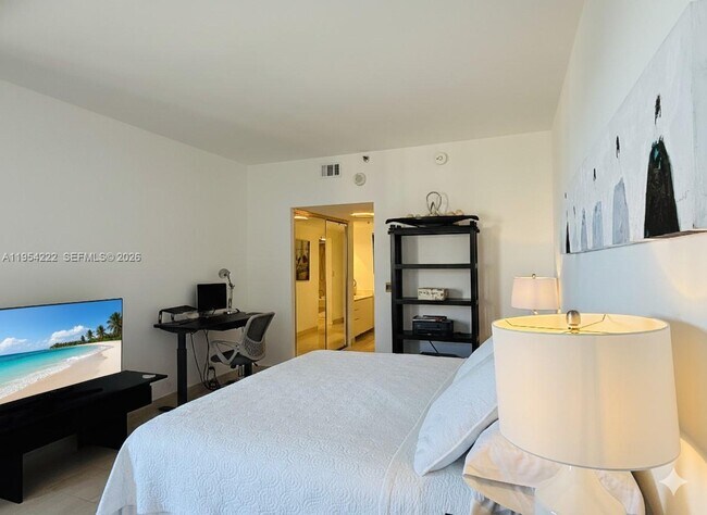 Building Photo - 201 Crandon Blvd