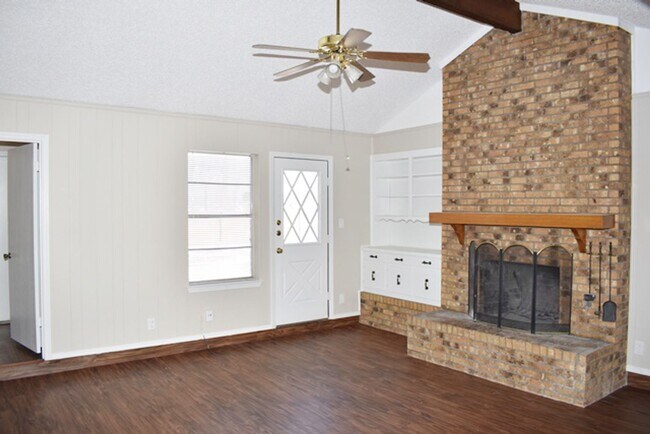 Building Photo - Great 4-2-2 in North Richland Hills, Bridv...