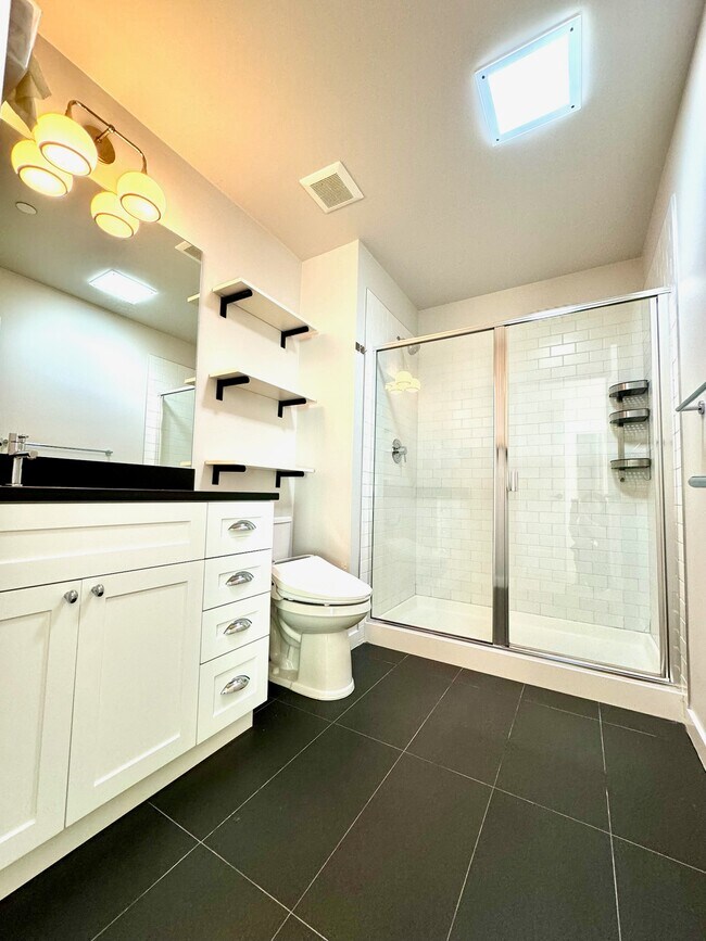 Building Photo - 18322 1st Ave NE