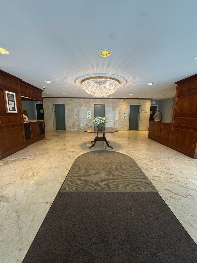 Building Photo - 4501 Arlington Blvd