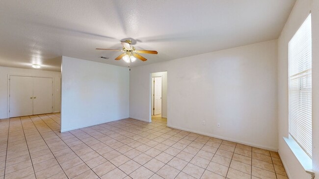 Building Photo - ALL TILE DUPLEX IN HARKER HEIGHTS!!!!!