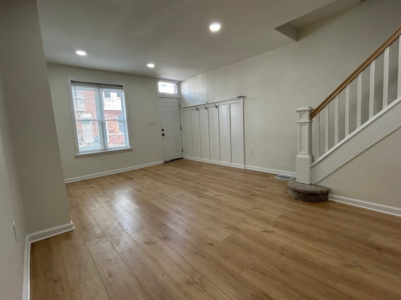 Building Photo - 2054 Mercy St