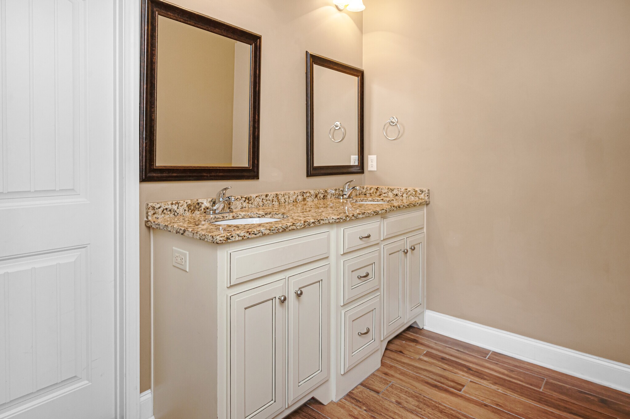 Building Photo - 12696 Alpine Cir