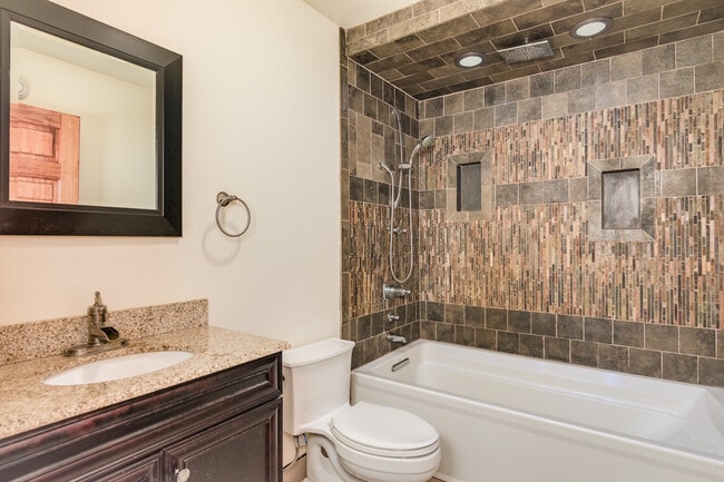 Building Photo - Solid 2 Bedroom 2 Bath House With Convenient Location to Eielson AFB