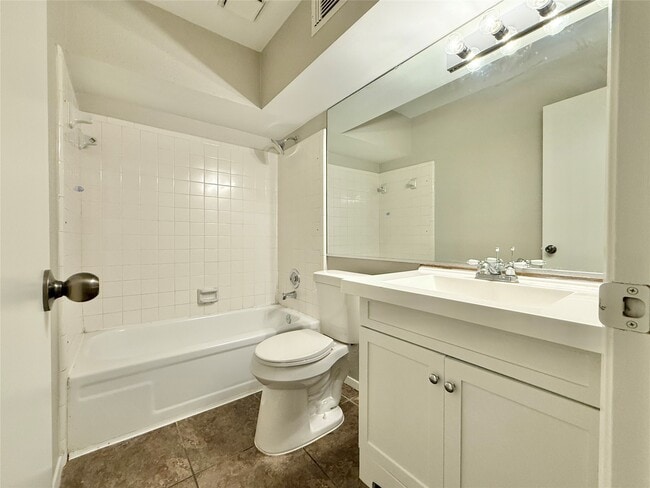 Building Photo - 30430 Arborg Dr