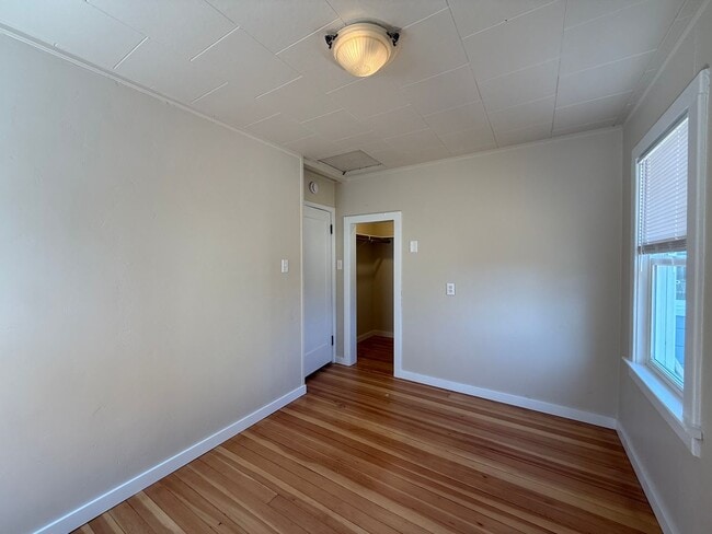 Building Photo - Cute two bedroom cottage in central Ashland Location | Available Now