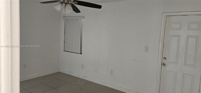 Building Photo - 1200 SW 30th Ave