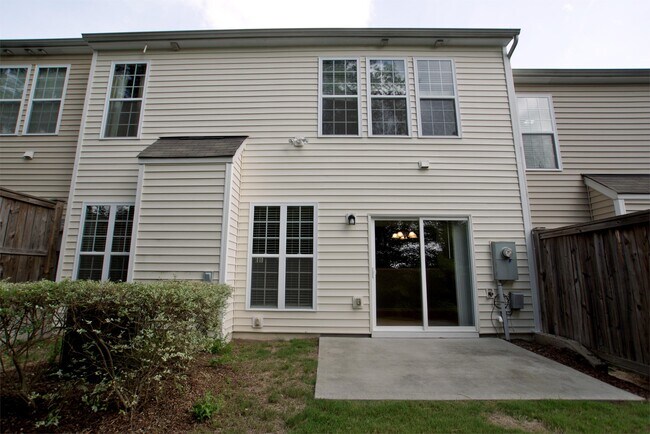 Building Photo - 2105 Corwith Dr