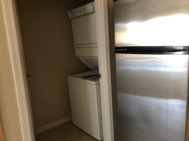 Washer/Dryer - 631 E El Camino Real