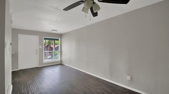 Building Photo - 4406 Avenue C