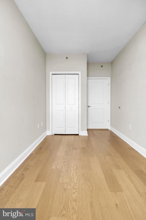 Building Photo - 400 S Broad St