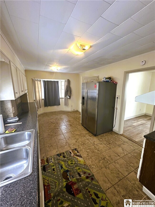 Building Photo - 481 Fairmount Ave