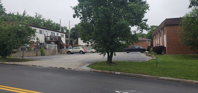 Primary Photo - 924 W Texas Ave