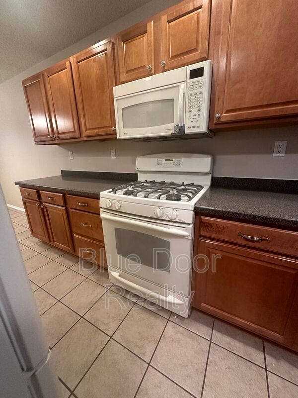 Building Photo - 8023 Sierra Altos Pl NW