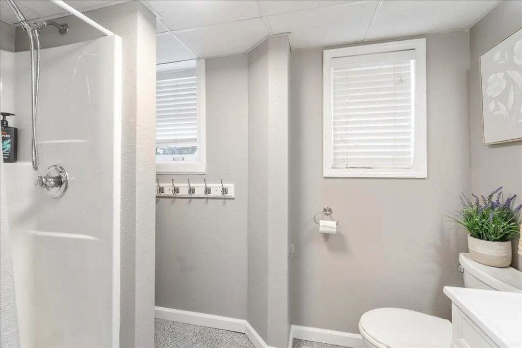 Building Photo - 1318 14th Ave