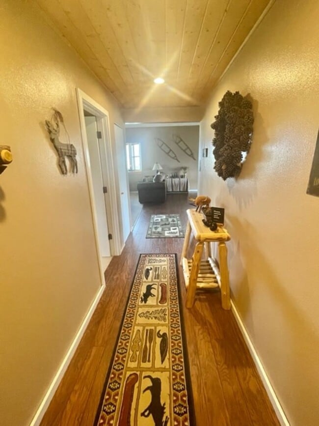 Building Photo - For Rent – Fully Furnished Home in Lake Hatcher