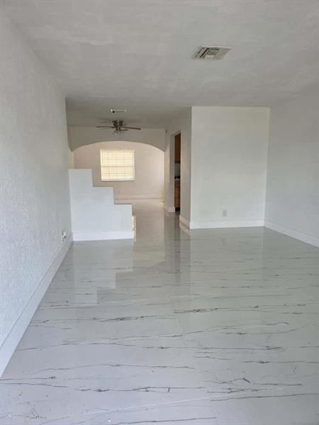 Building Photo - 364 NW 2nd Ct