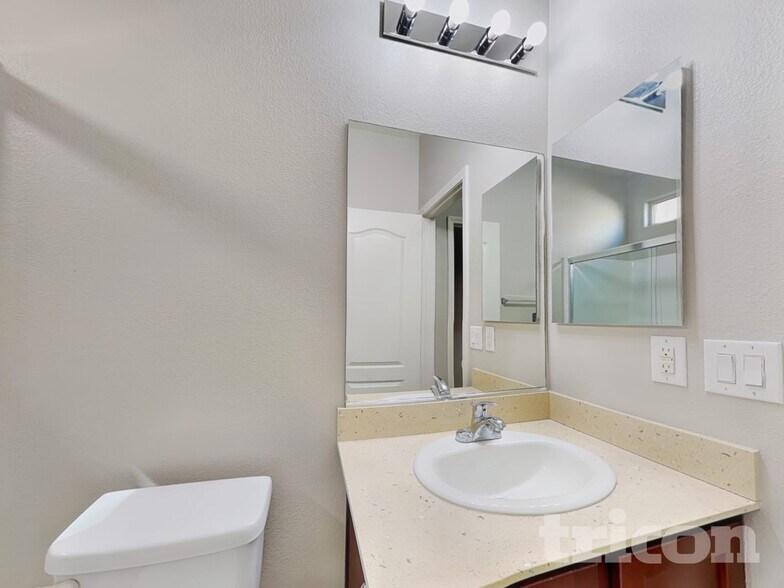 Building Photo - 10613 Sand Mountain Ave