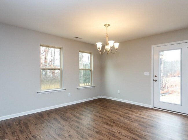Building Photo - 2424 Kings Cross Ct