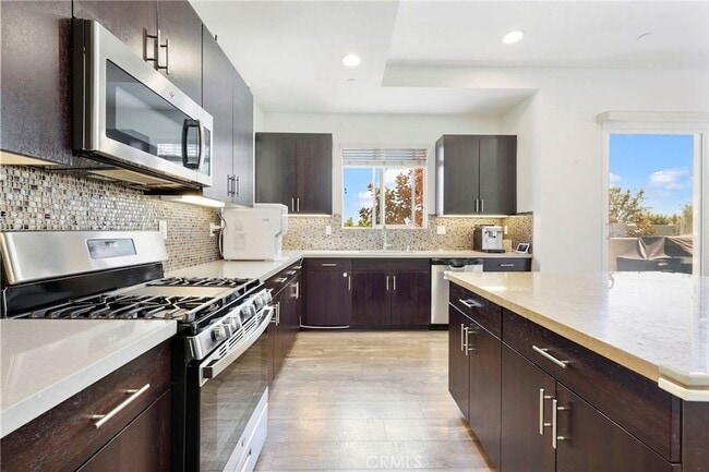 Building Photo - 711 Brooklyn Dr