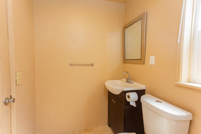 Building Photo - 1949 NE Barnett St