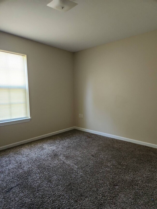 Building Photo - 5355 McClelland Dr