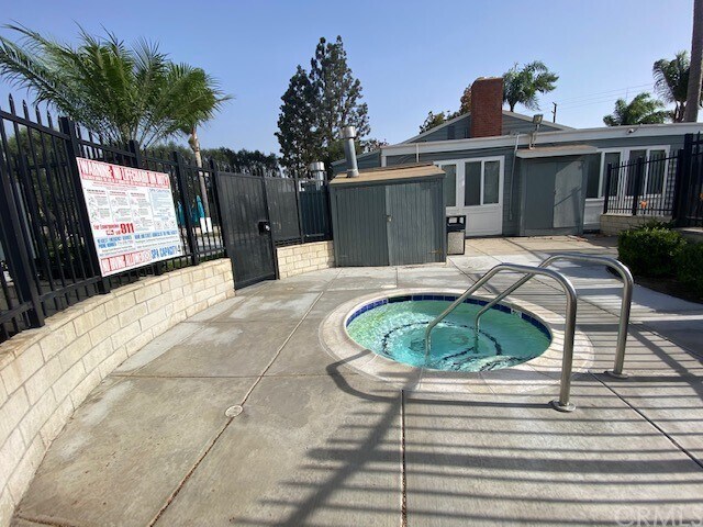 Building Photo - 9916 Continental Dr