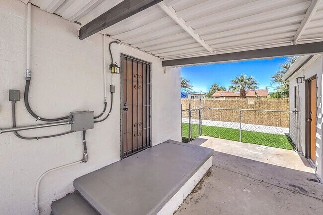 Building Photo - Coming Soon! 3bed 2 bath plus Casita HUGE ...