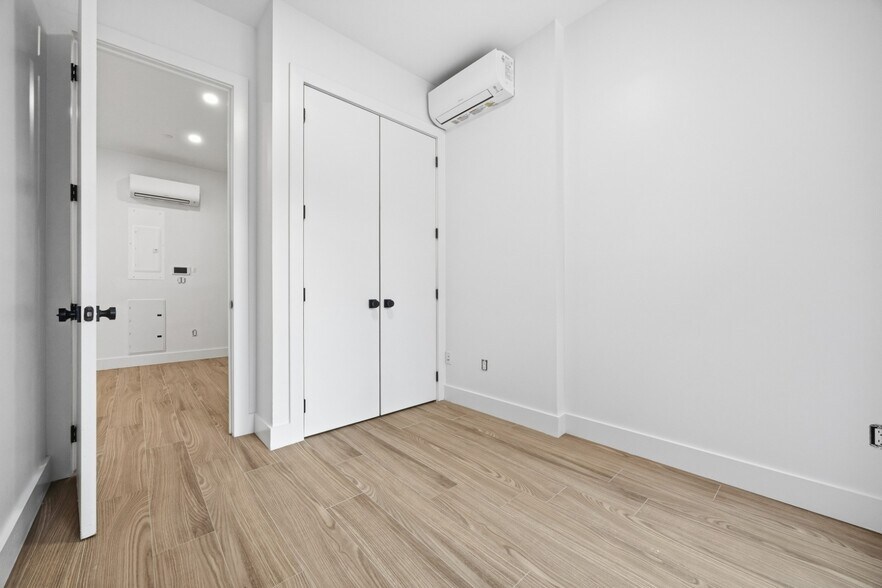 Building Photo - 379 Hawthorne St