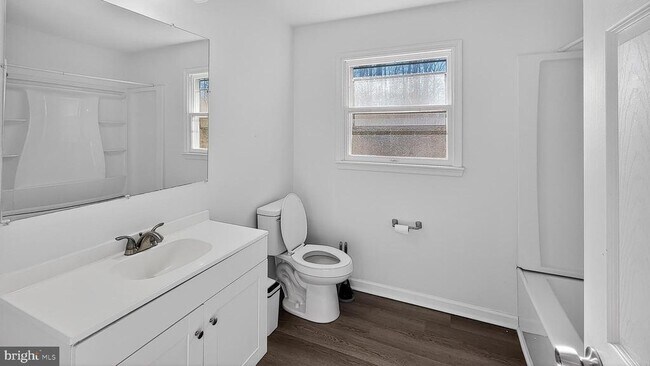 Building Photo - 232 Morris Dr