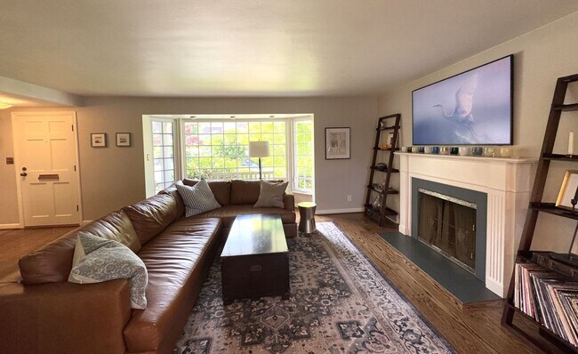 Building Photo - 2256 W Viewmont Wy W