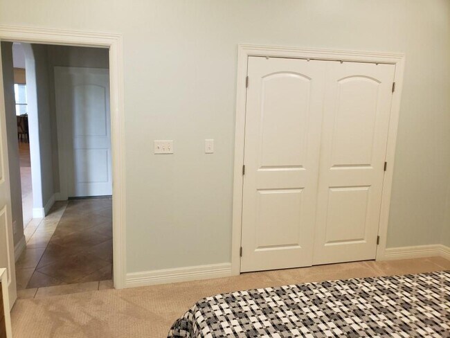 Building Photo - 7370 Royal Meadows Cir