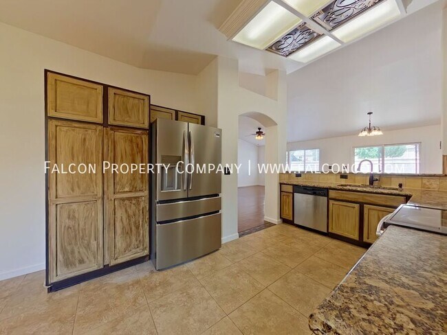 Building Photo - 4198 Vernal Cir