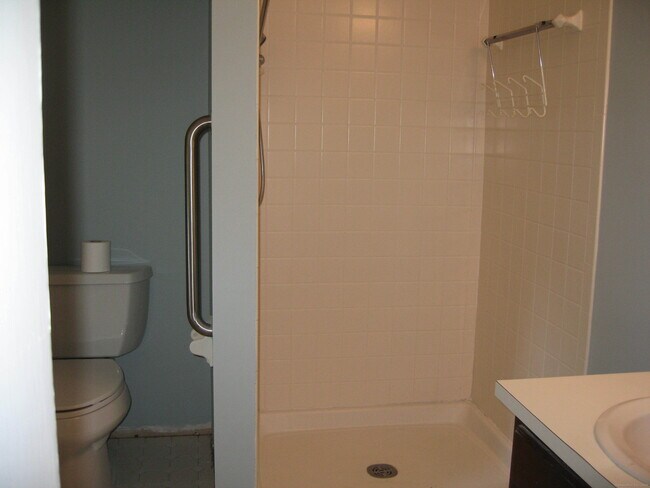 Building Photo - 7 Jarrod Dr