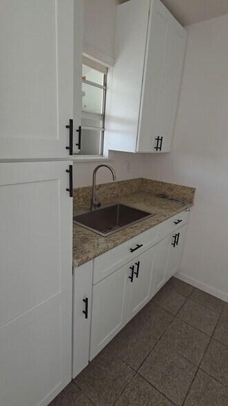 Building Photo - 4008 Rockwood St