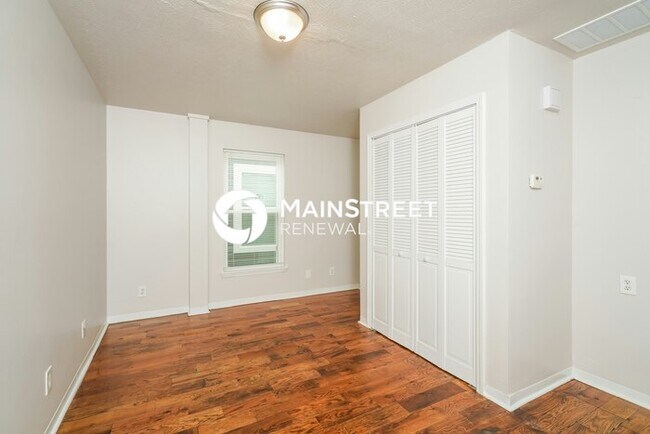 Building Photo - 3 Bedroom Pet-Friendly Home in Louisville,...