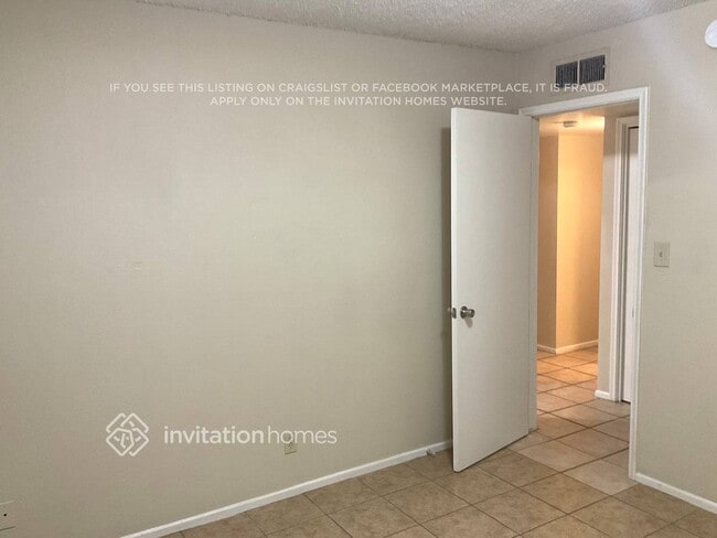 Building Photo - 8858 N 13th St