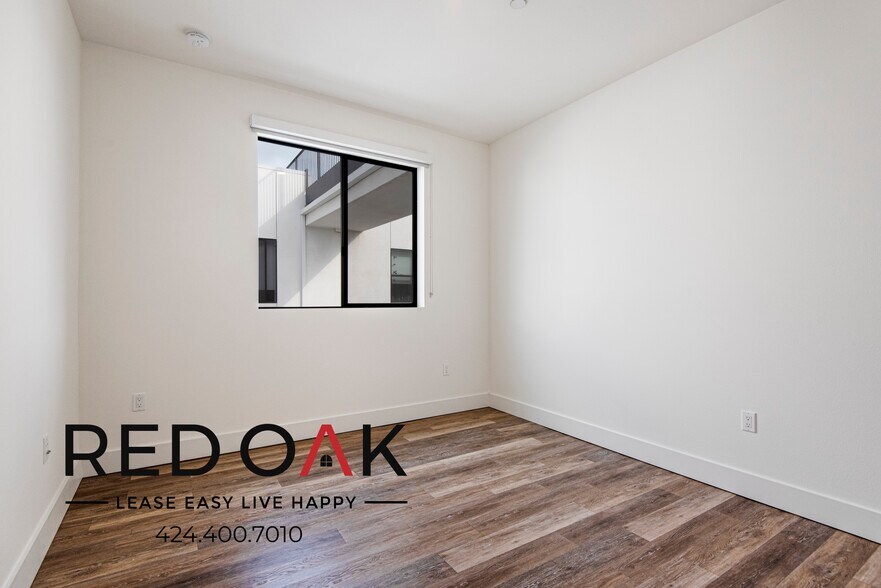 Building Photo - 5727 La Mirada Ave