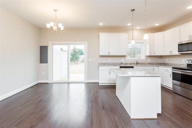 Building Photo - 1073 Bluemoon Dr
