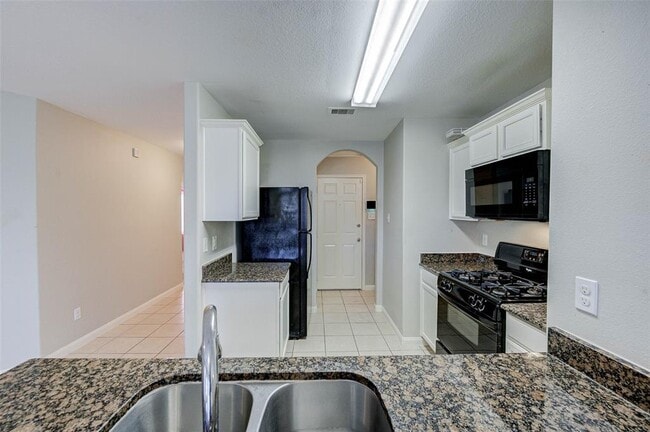Building Photo - 9814 Garnet Springs Dr