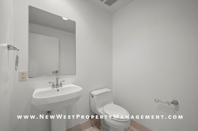Building Photo - Expansive East Village loft at Parkloft, a...