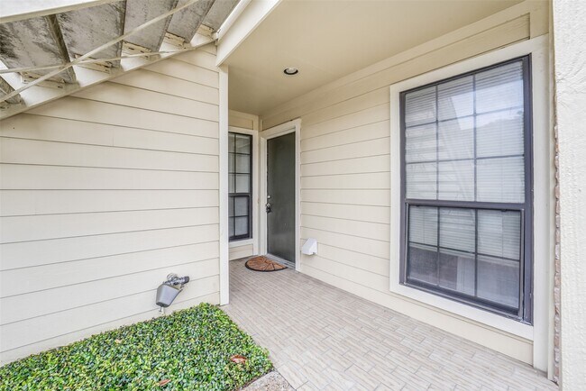 Building Photo - 767 Bering Dr