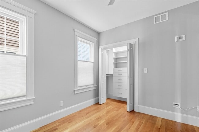 Building Photo - 227 Centre St