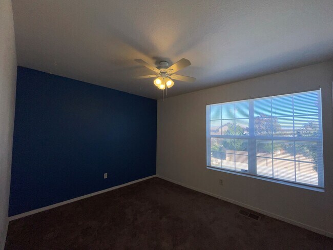 Building Photo - 667 Vista Luna Ln SW