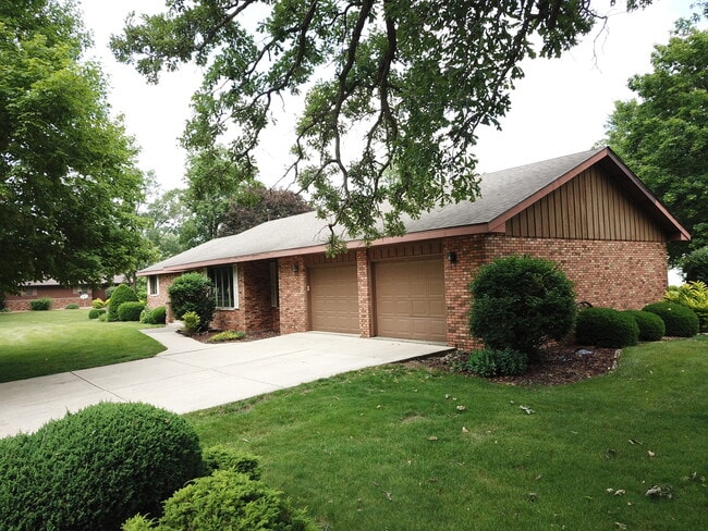 Building Photo - 8560 N 4000 W Rd